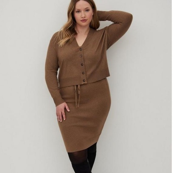 Torrid Women’s Everyday Plush Cardigan Plus Size 4 V-neck Button Front - Picture 2 of 12